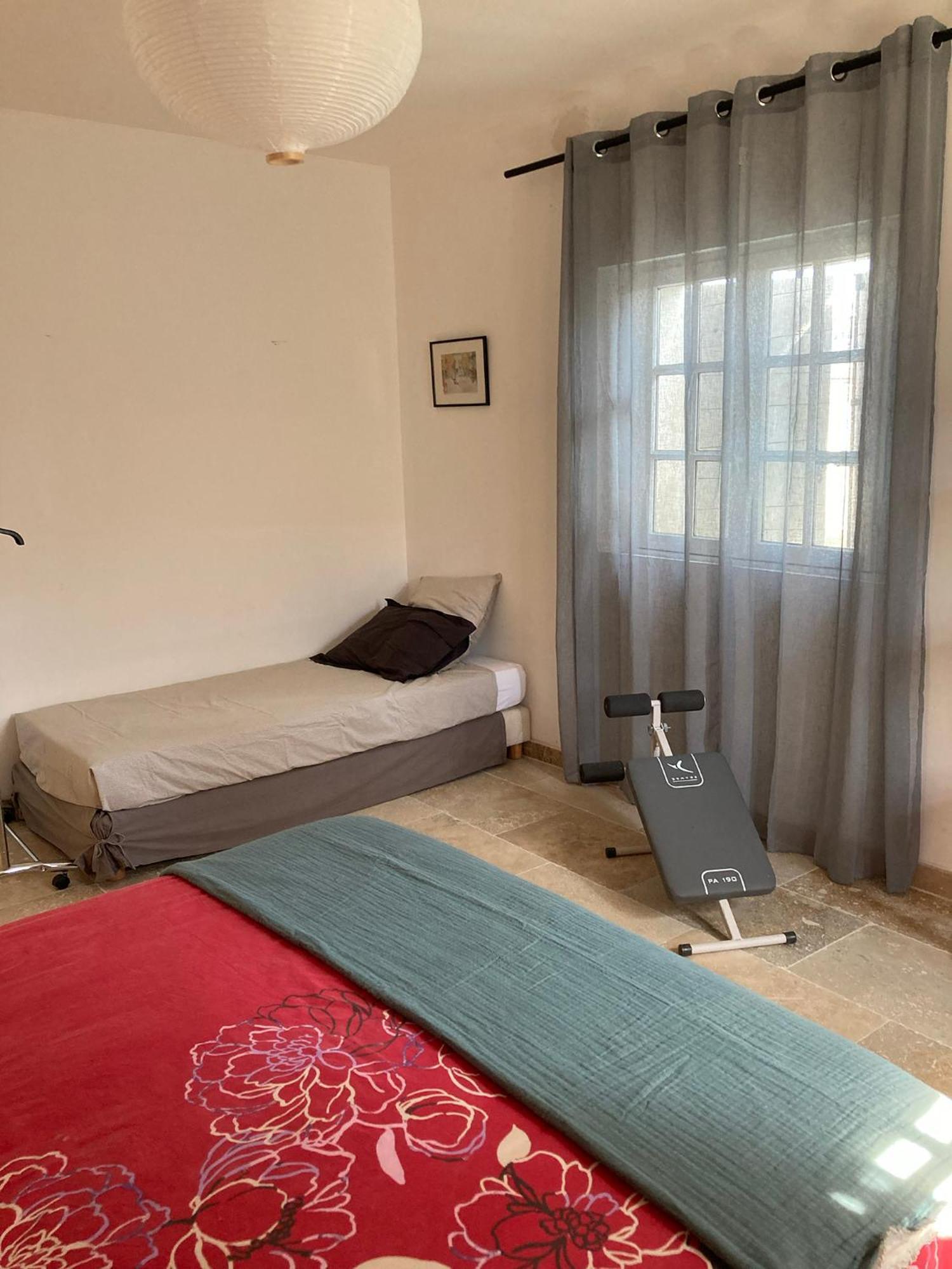 Chambres Independantes En Plein Centre Historique Beaucaire  Zewnętrze zdjęcie